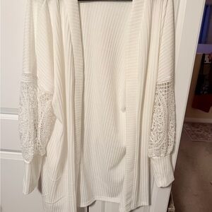 Elegant White Women's Sweater with Lace Sleeves